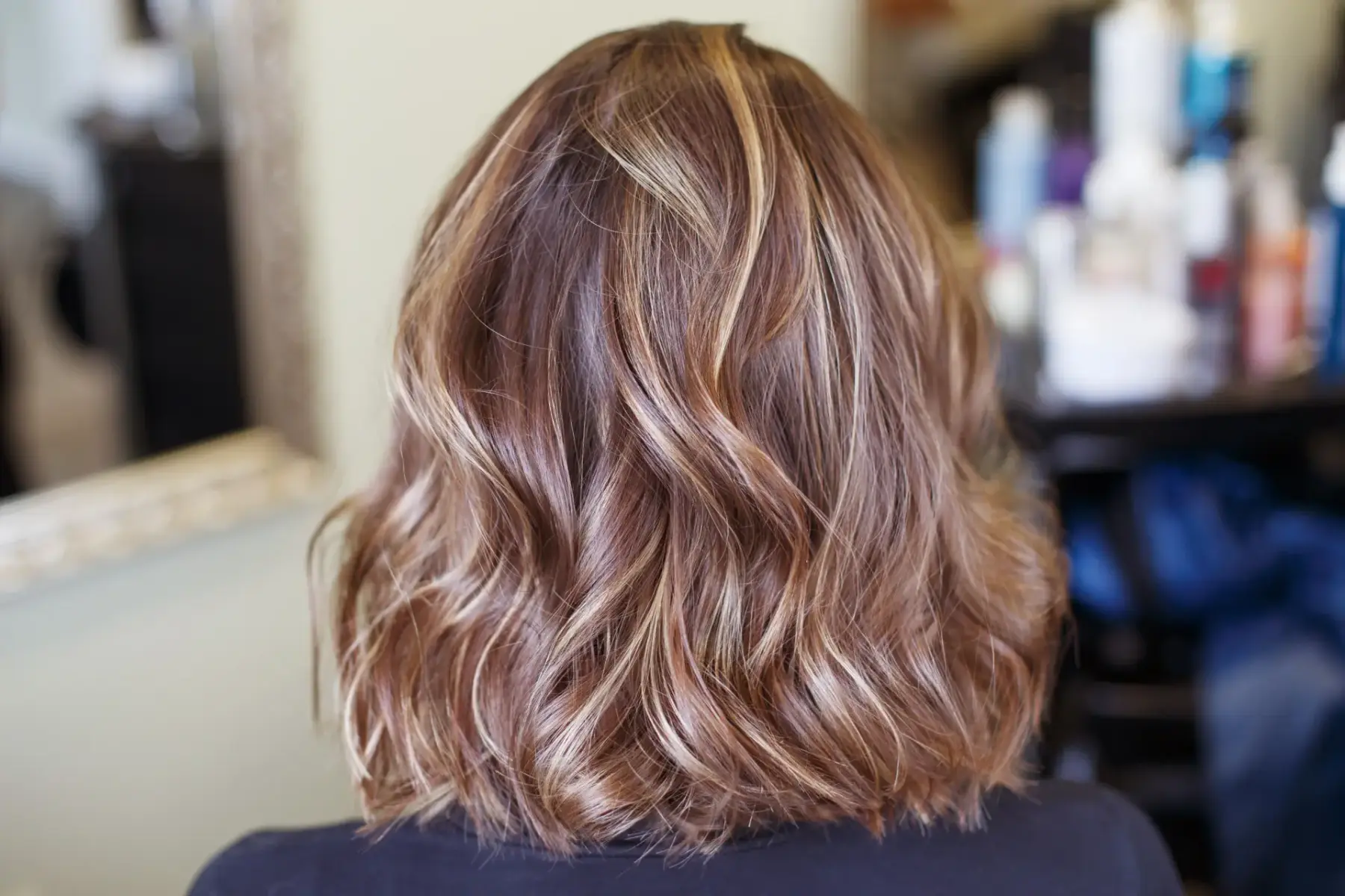 brunette-woman-with-shiny-brown-curly-hair-back-vi-2026-01-08-05-35-33-utc