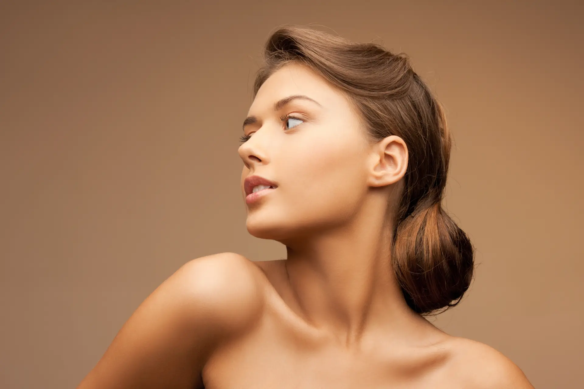 close-up-clean-face-beautiful-young-woman