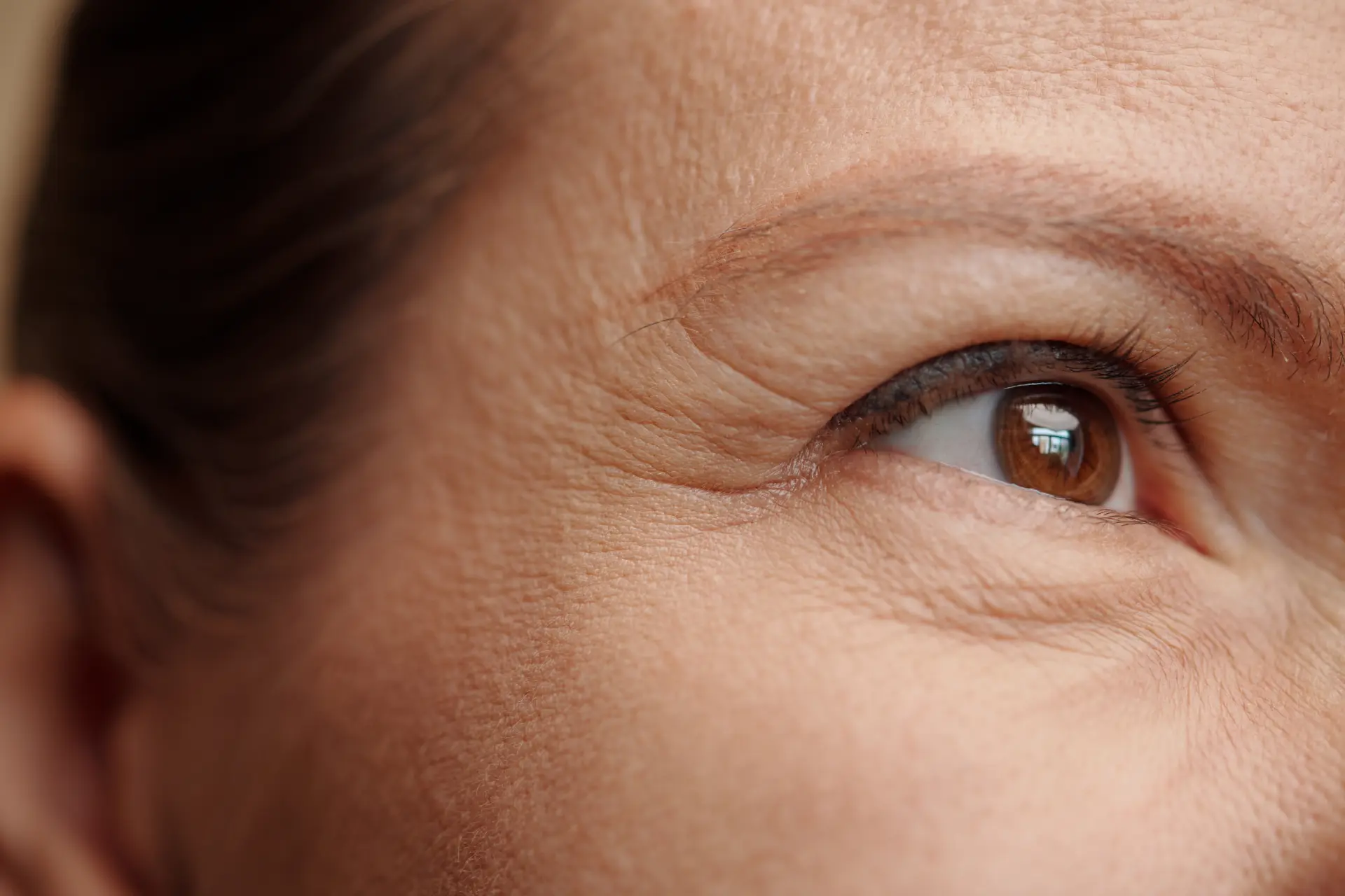 close-up-of-an-adult-woman-s-eye-2026-01-08-00-09-09-utc