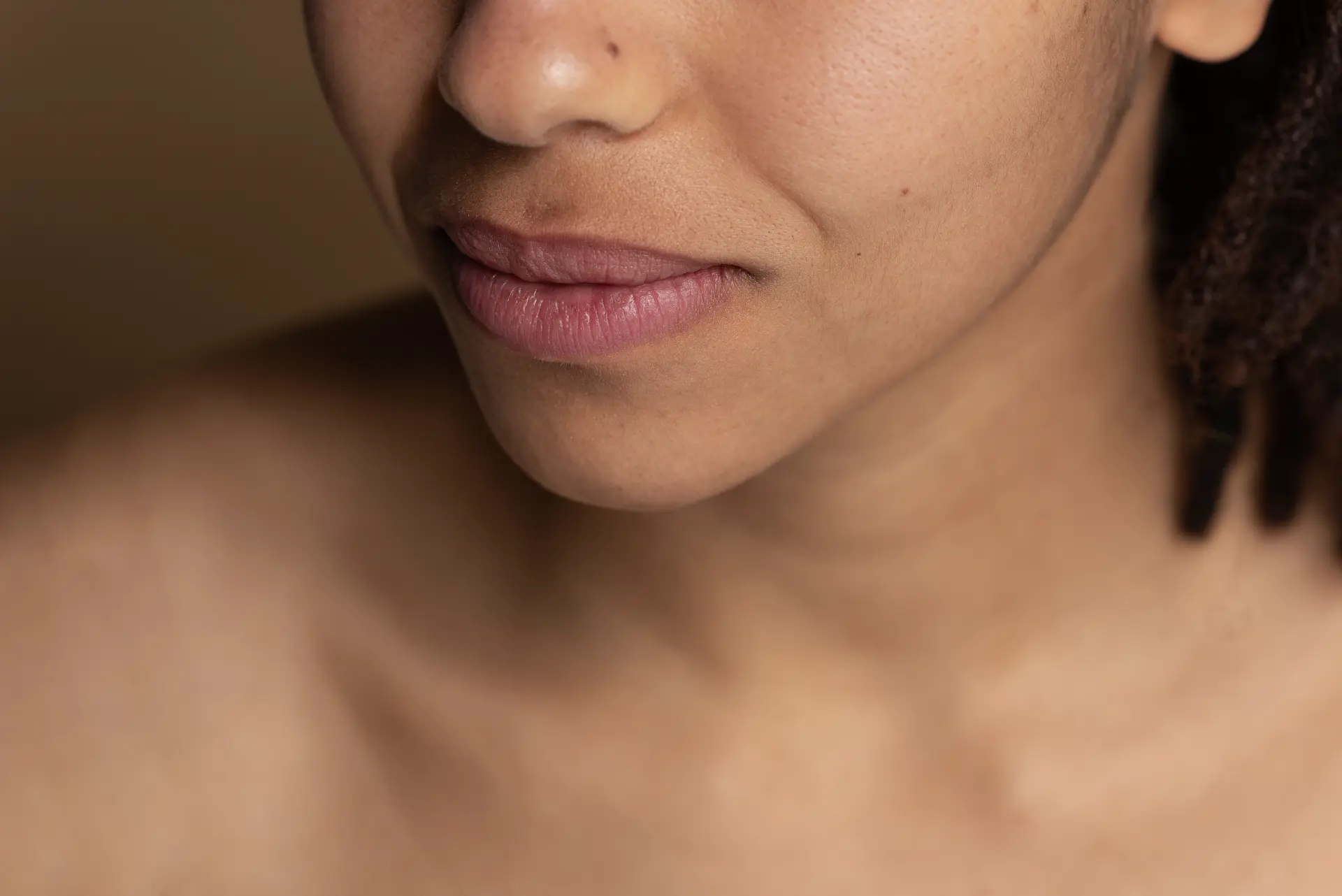 close-up-skin-pores-face-care-routine