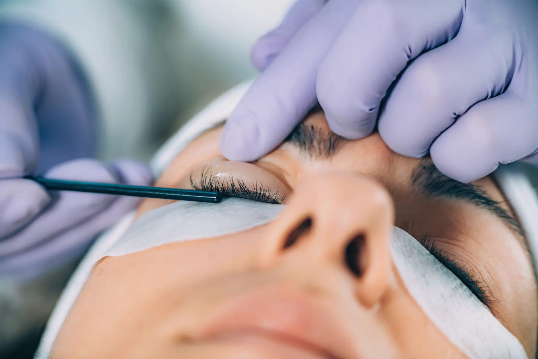 eyelash-extension-procedure-close-up-on-woman-2026-03-10-02-09-46-utc