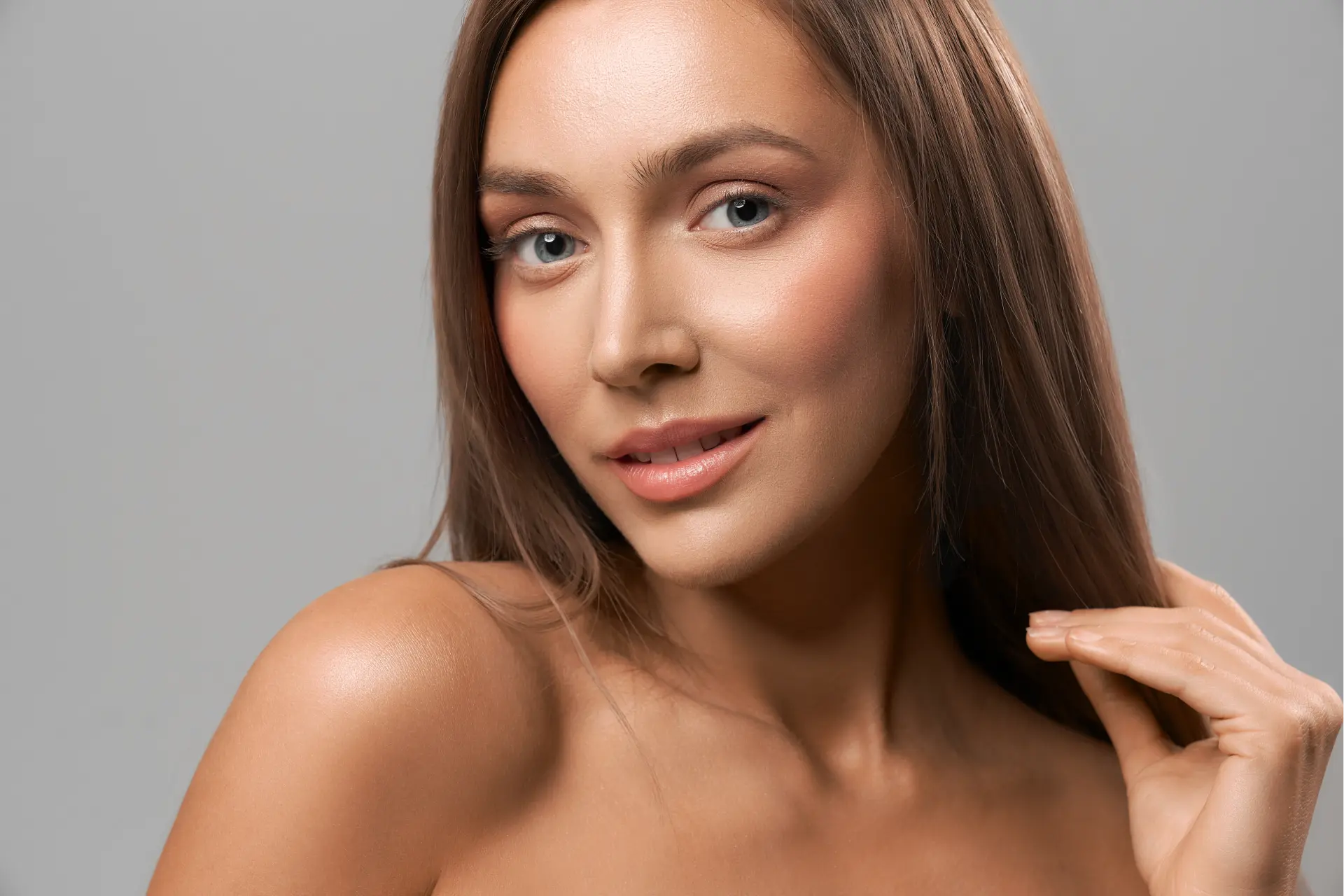front-view-beautiful-smiling-woman