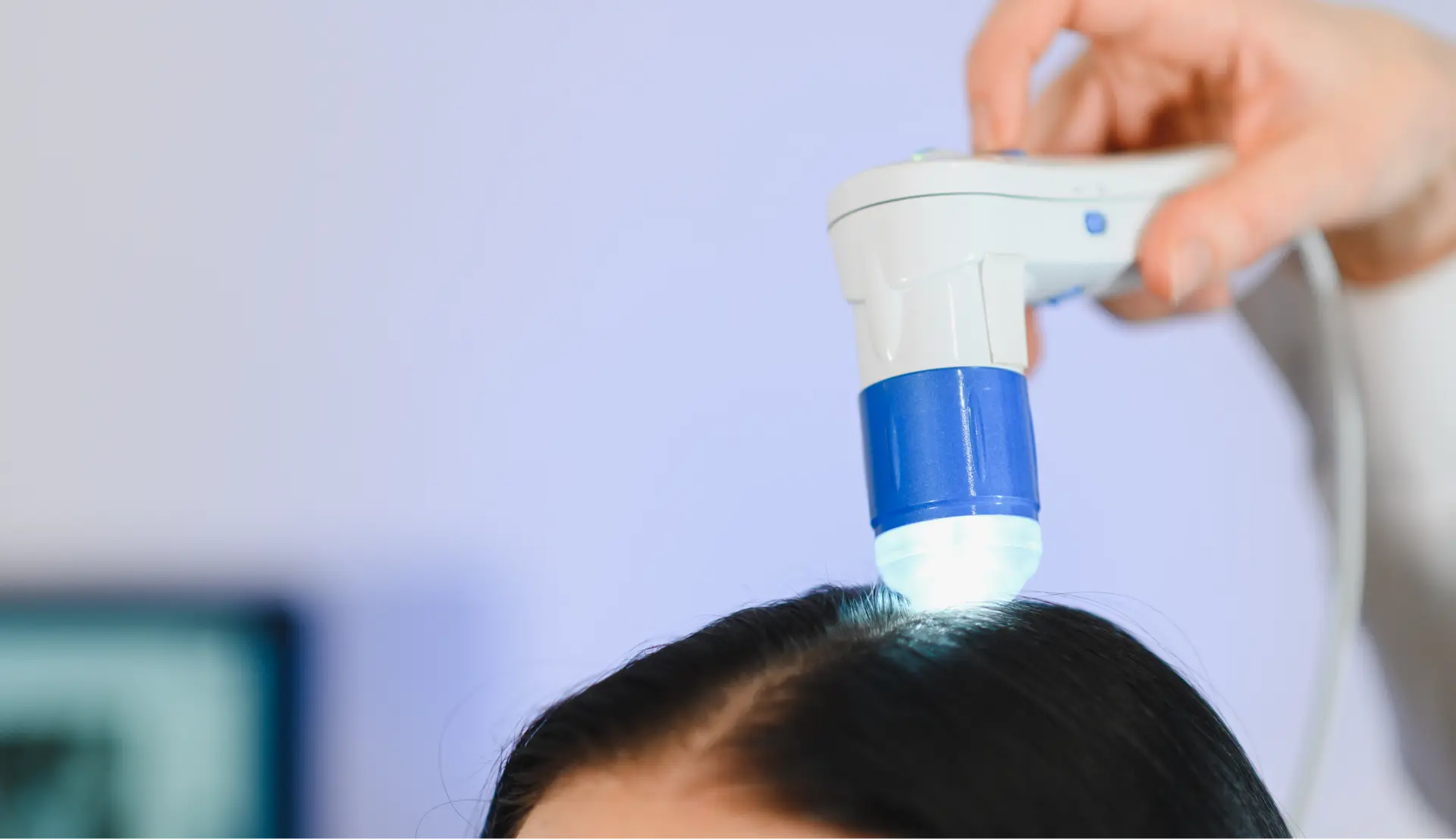 scalp-examination-with-medical-device-in-hospital-2026-03-25-22-53-14-utc