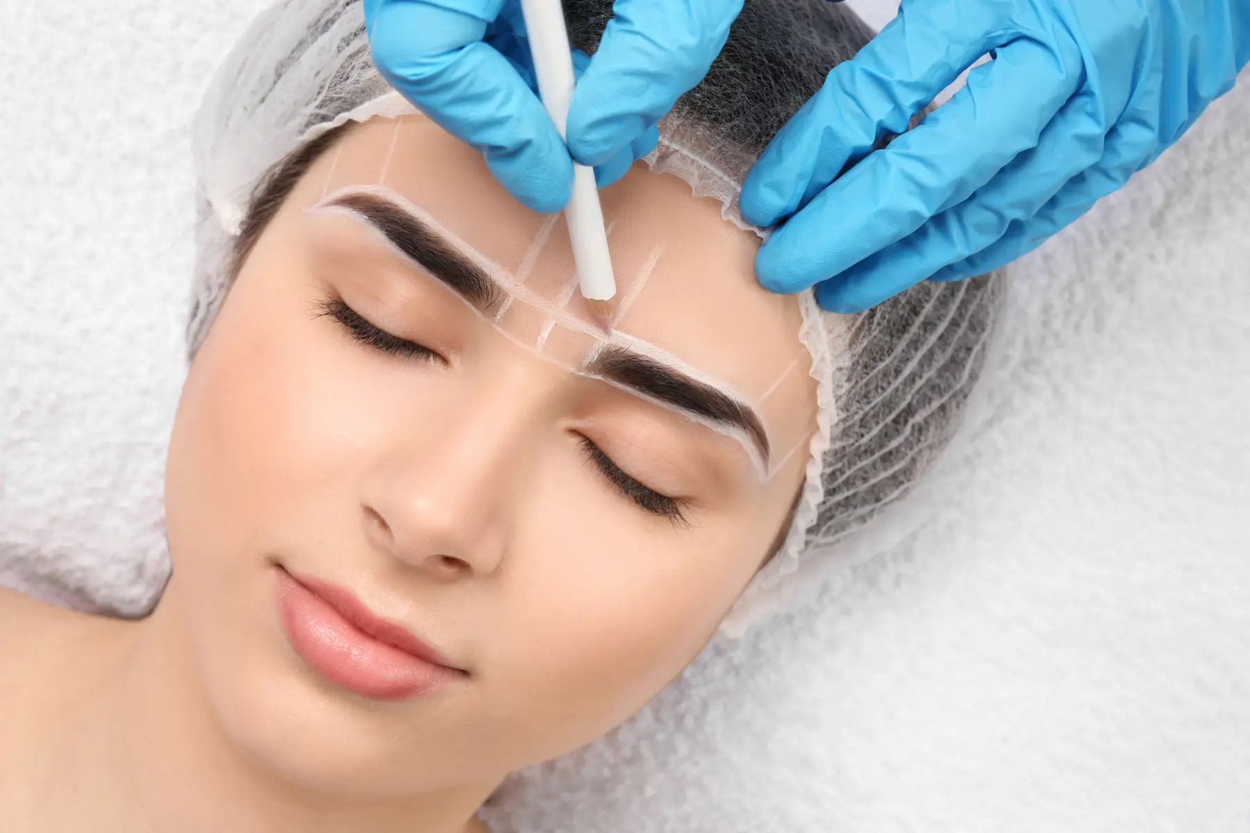 woman-getting-eyebrow-shaping-procedure-at-beauty-2026-03-27-02-59-32-utc