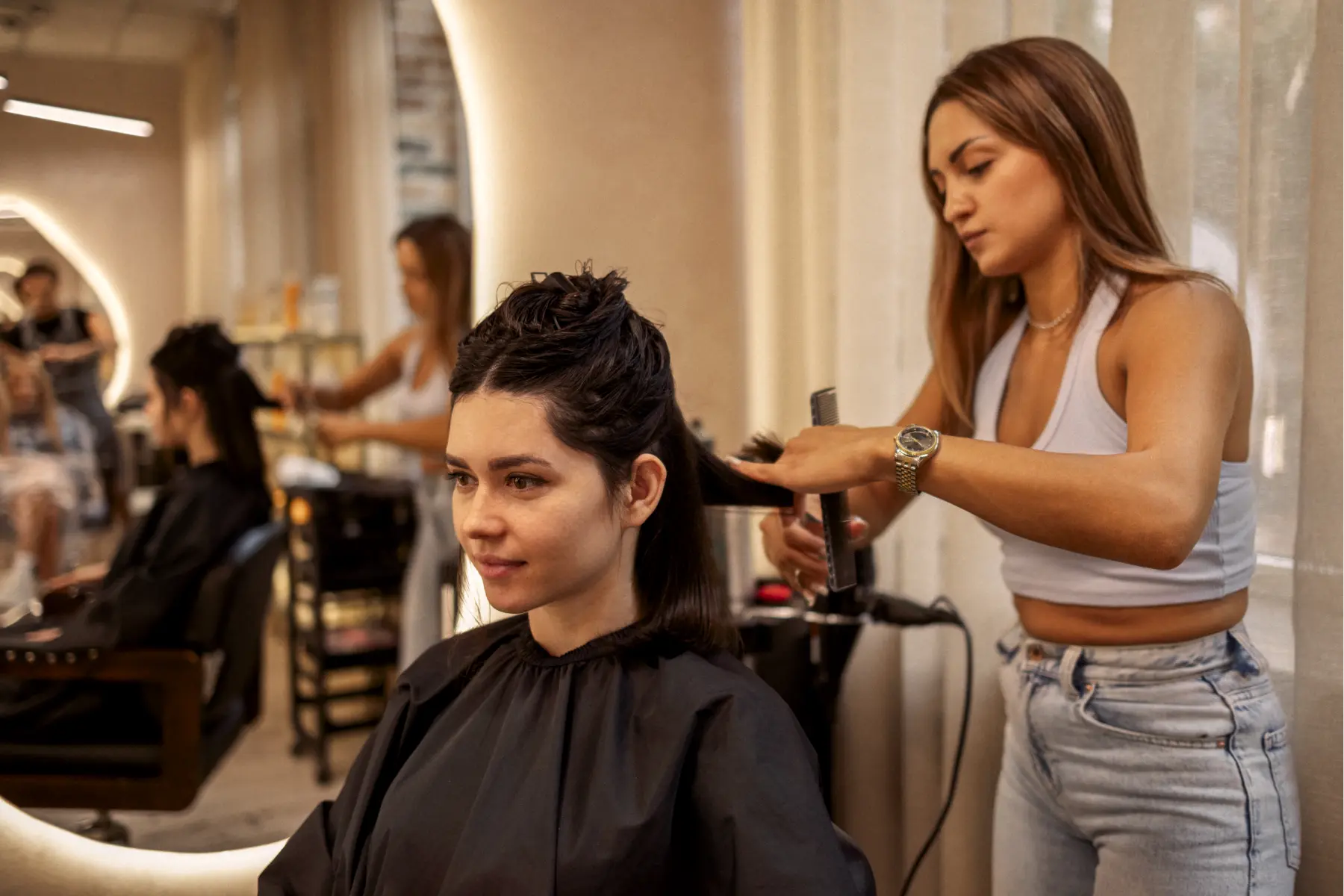 woman-getting-haircut-at-hair-salon-2026-03-17-00-24-19-utc