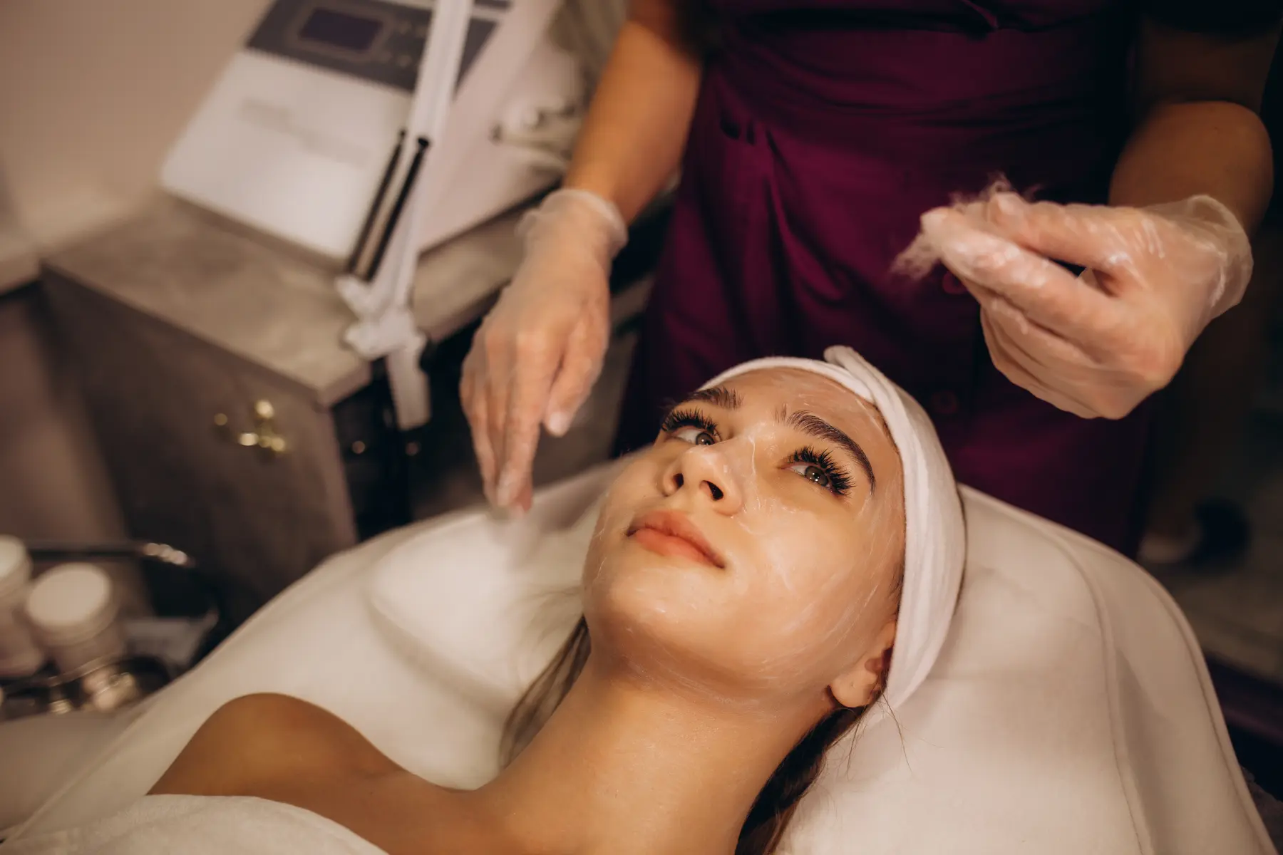 woman-receiving-facial-treatment-at-beauty-clinic-2026-01-08-22-52-17-utc