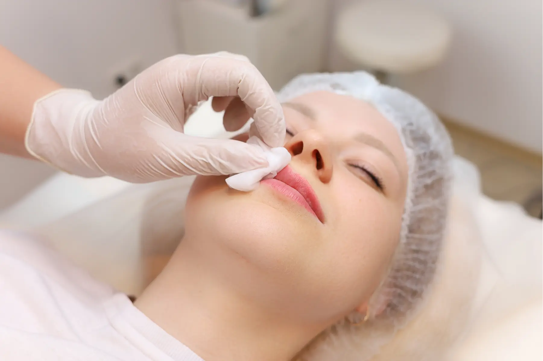 woman-receiving-facial-treatment-at-beauty-clinic-2026-03-23-23-43-59-utc