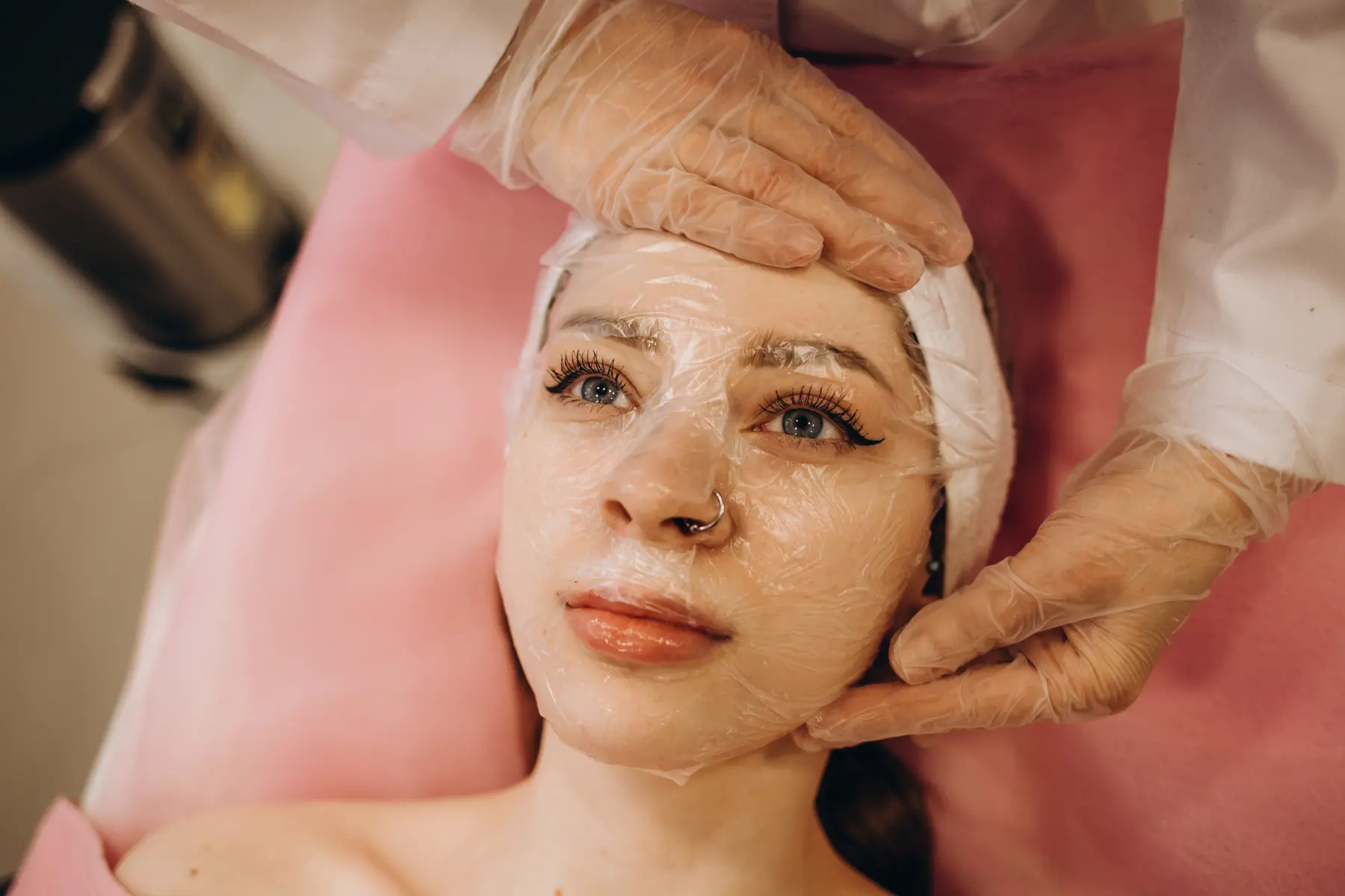 woman-receiving-facial-treatment-at-beauty-clinic-2026-03-25-00-03-33-utc