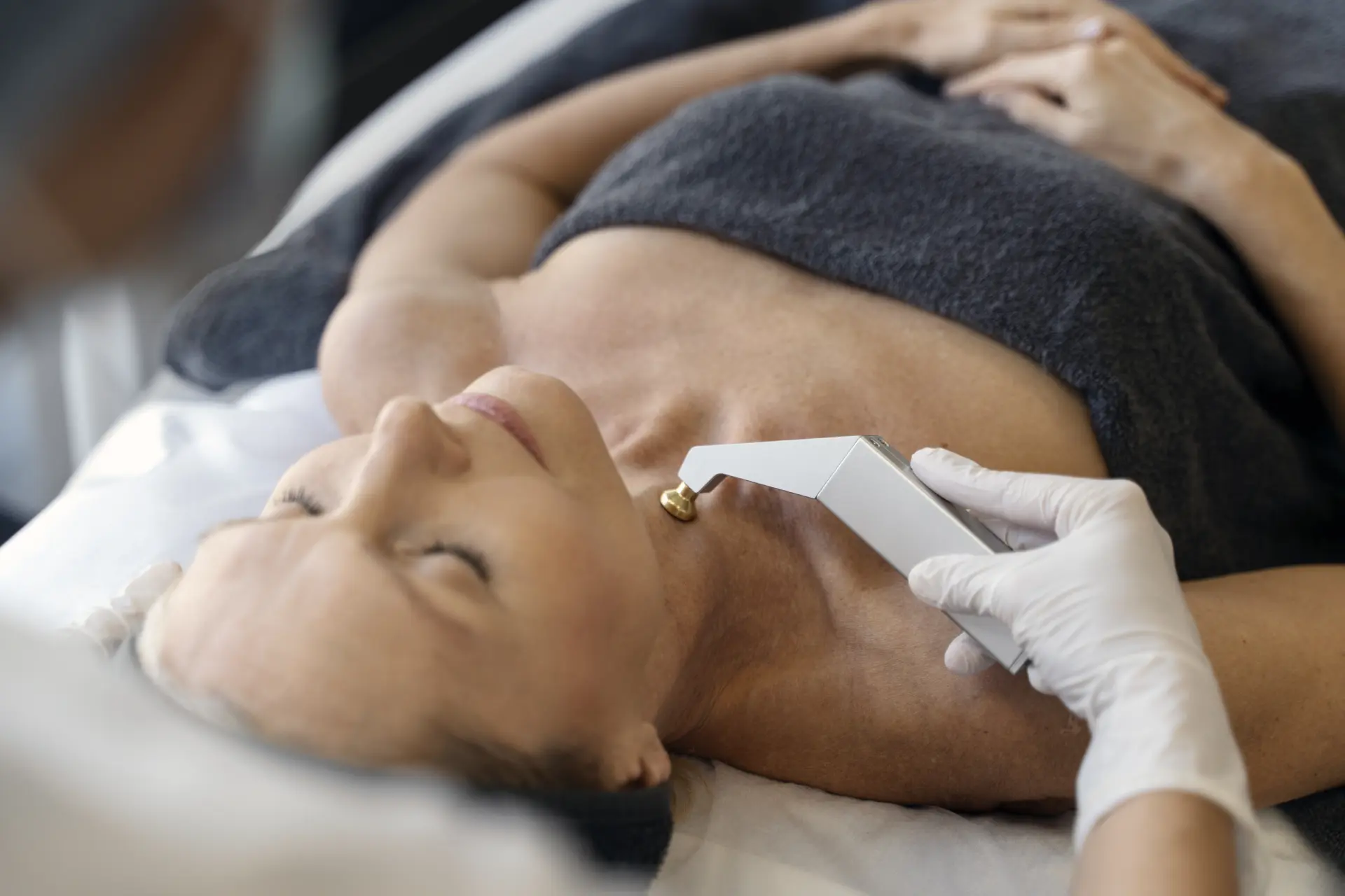 woman-receiving-facial-with-beauty-treatment-devic-2026-03-10-03-12-31-utc